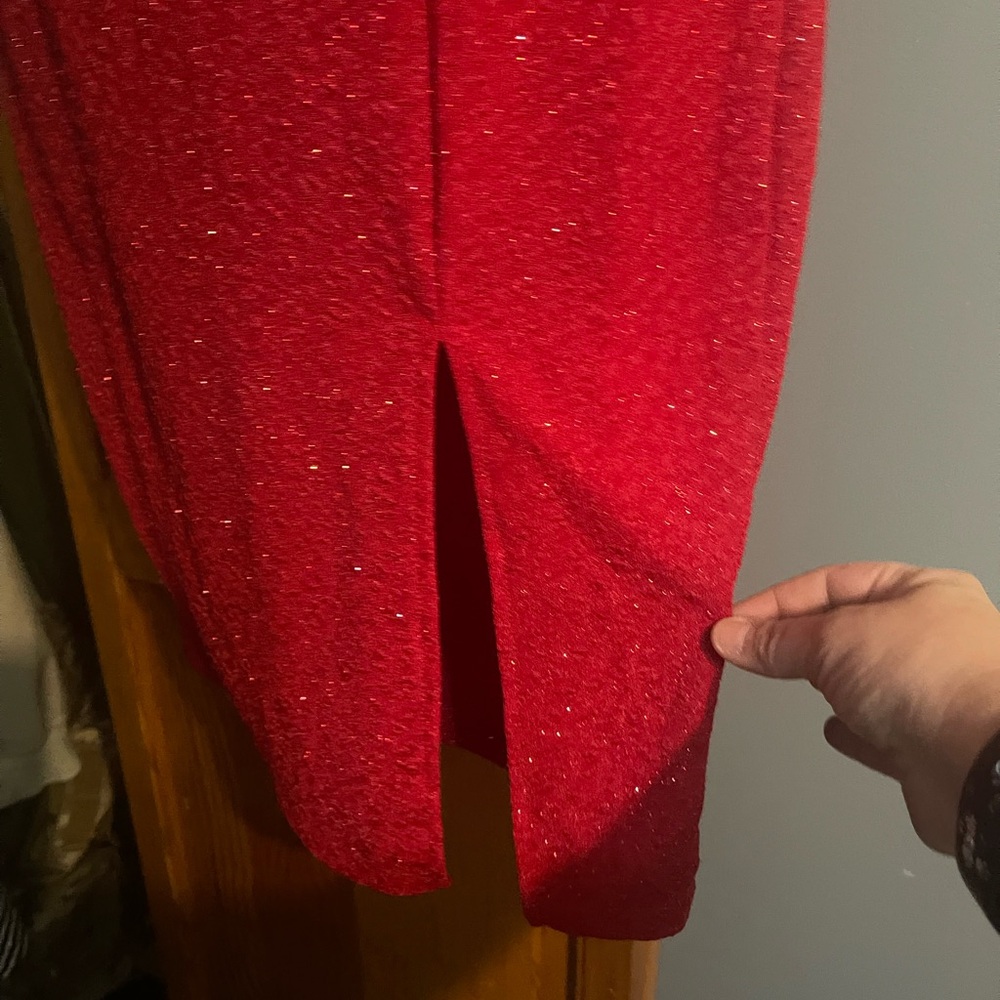 Windsor Red Ribbed Backless Cocktail Dress - Picture 3 of 5